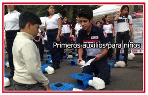 Primeros auxilios para niños en campamentos de orientación militar